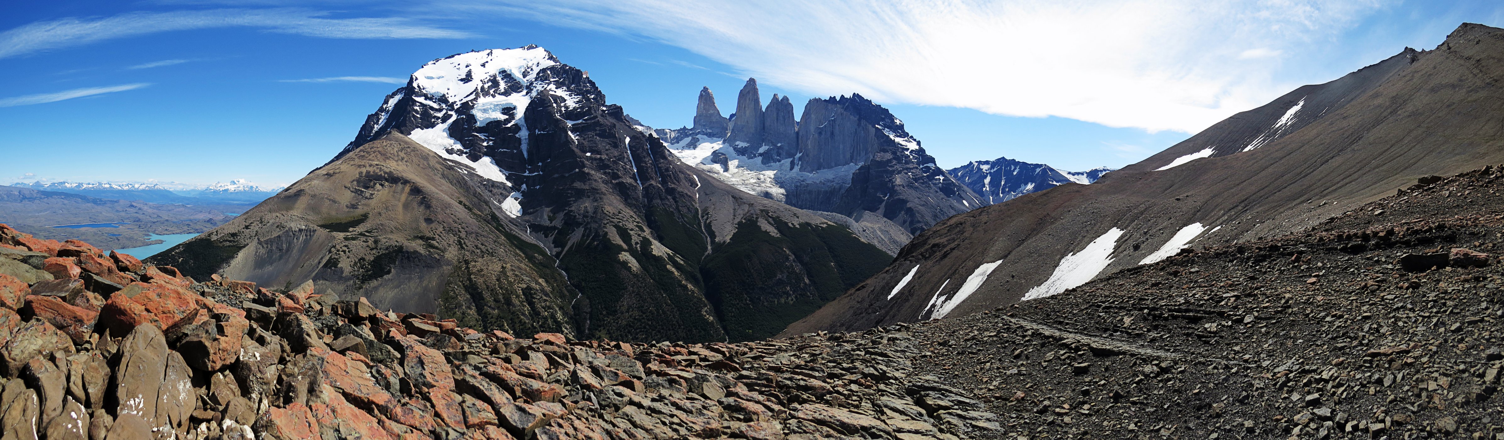 <p><strong>Torres del Paine</strong> je jedním z nejkrásnějších míst chilské části Patagonie.</p>