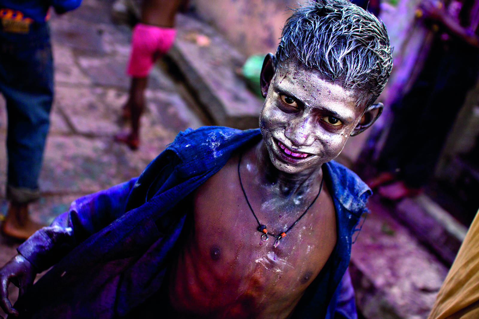 <h3>Bratrství</h3><p>Muslim nebo hindu? Během festivalu je to každému jedno. Každý je zbarven „Holi” barvami a jediné, co slyšíte, je „Happy Holi”! </p>
