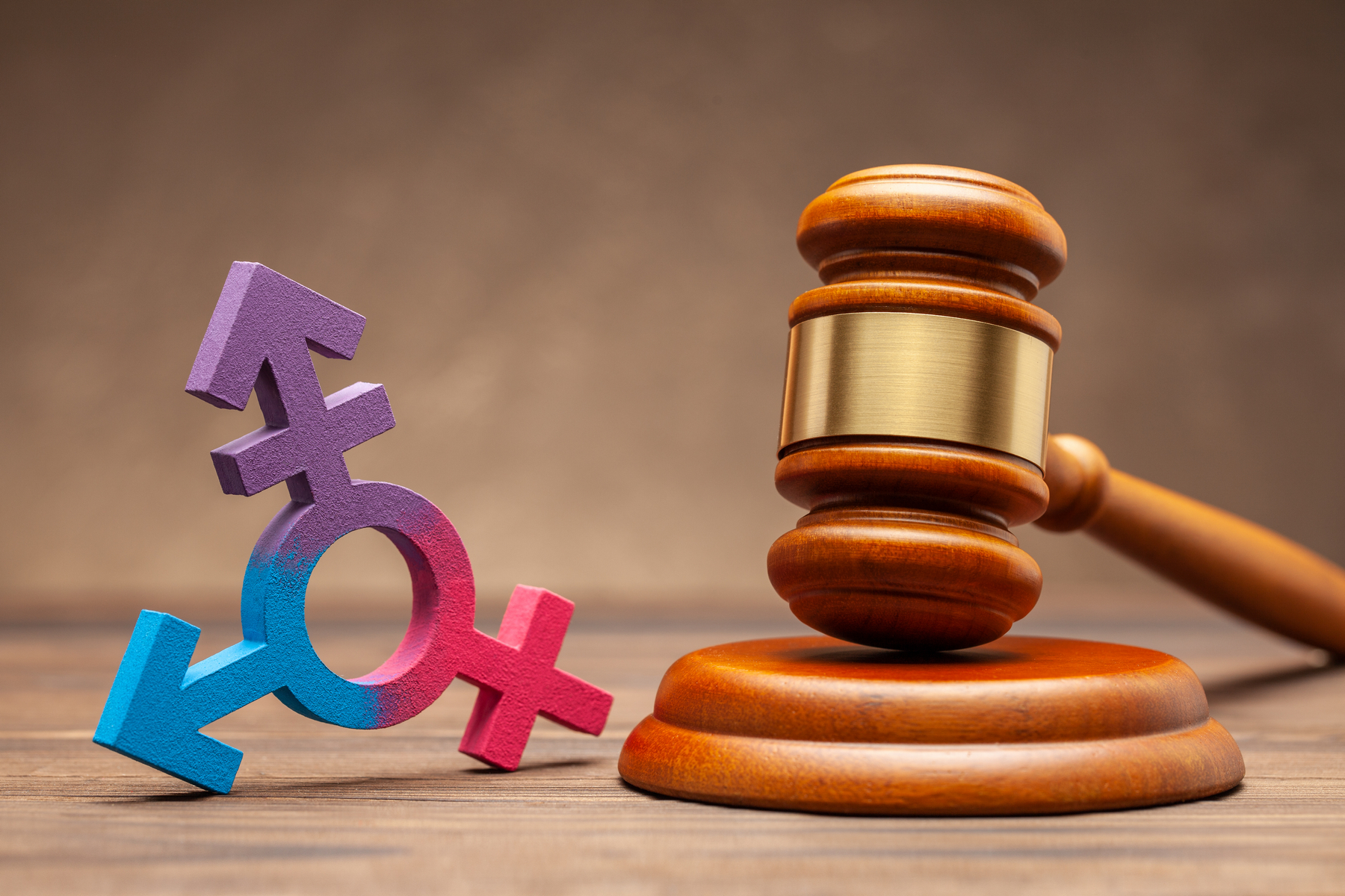 <p>Pro změnu genderu v dokladech totožnosti stačí ve Švýcarsku od letošního roku prohlášení na úřadě. </p>