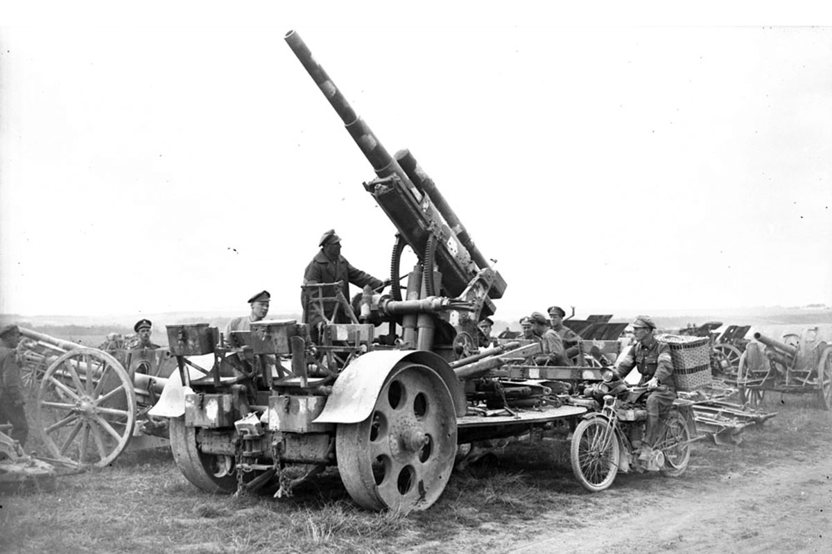 <p>Kanon SK L/45 ráže 88 mm původně vznikl pro lodě císařského námořnictva, ale uplatnil se i jako účinná pozemní protiletadlová zbraň.</p>