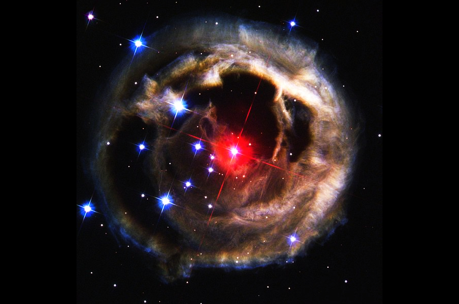 <p>Umírající gigant <strong>V838 Monocerotis</strong> ze souhvězdí Jednorožce. <em>(foto: NASA, ESA, H.E. Bond, CC BY-SA 4.0)</em></p>