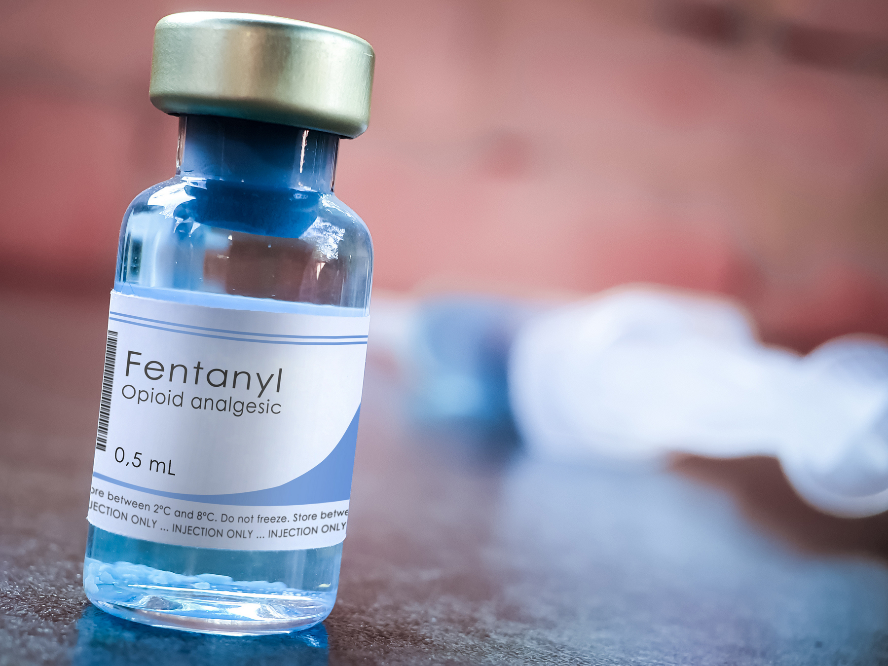 <p>Syntetický opioid fentanyl je 50× až 100× účinnější než morfin. Podle CDC jsou v USA syntetické opioidy primární příčinou úmrtí z předávkování. <em>(foto: Shutterstock)</em></p>