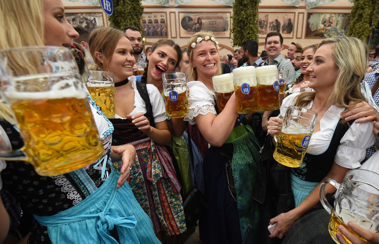 <p>Přestože si Oktoberfest dnes nese přívlastek „pivní“ nebylo tomu tak vždy. V dávných dobách vlastně vůbec nesouvisel s pivem.</p>