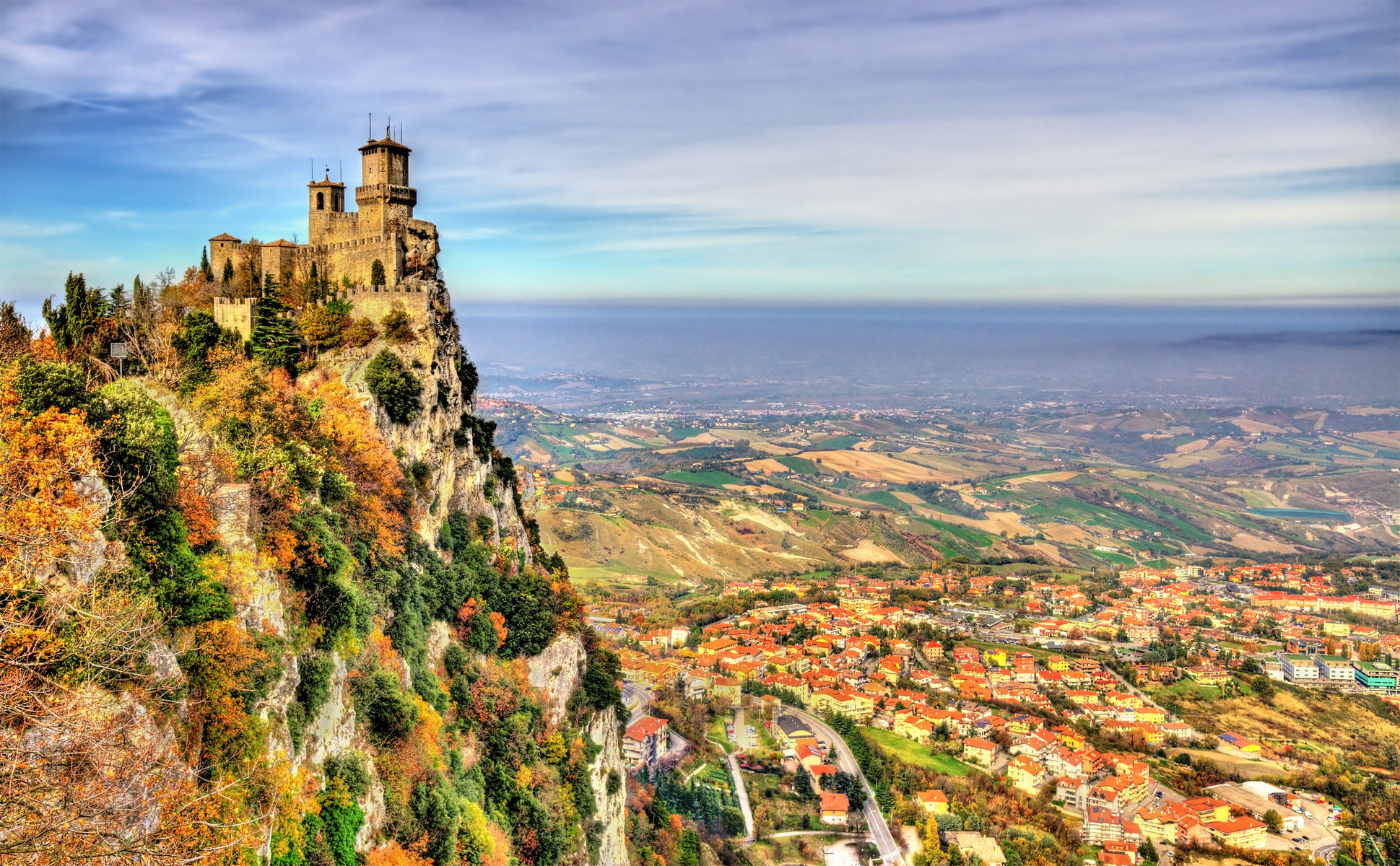 Pevnost La Cesta -<p>La Cesta je jednou ze tří pevností, jež vyrostly na hoře Monte Titano. Byla vybudována ve 13. století na pozůstatcích starého římského opevnění.</p>