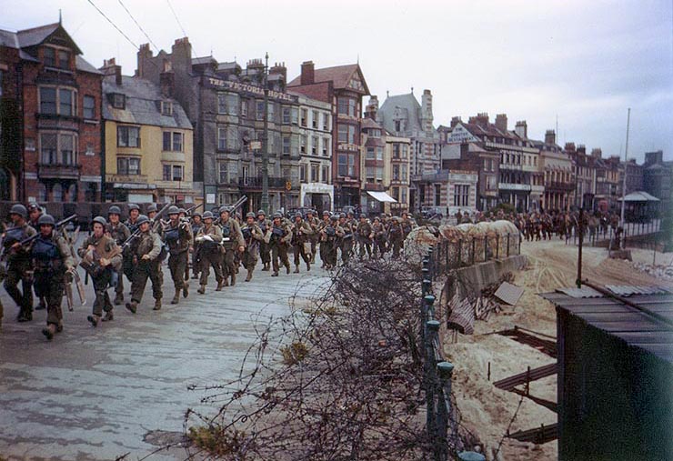 <p>Spojenečtí vojáci určení k vylodění v Normandii, Velká Británie 1944</p>